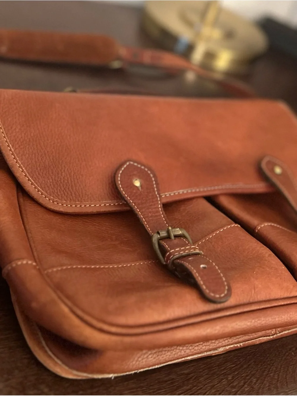 Levenger Brown Pebbled Leather Messenger Briefcase fits 13” Laptop English Made